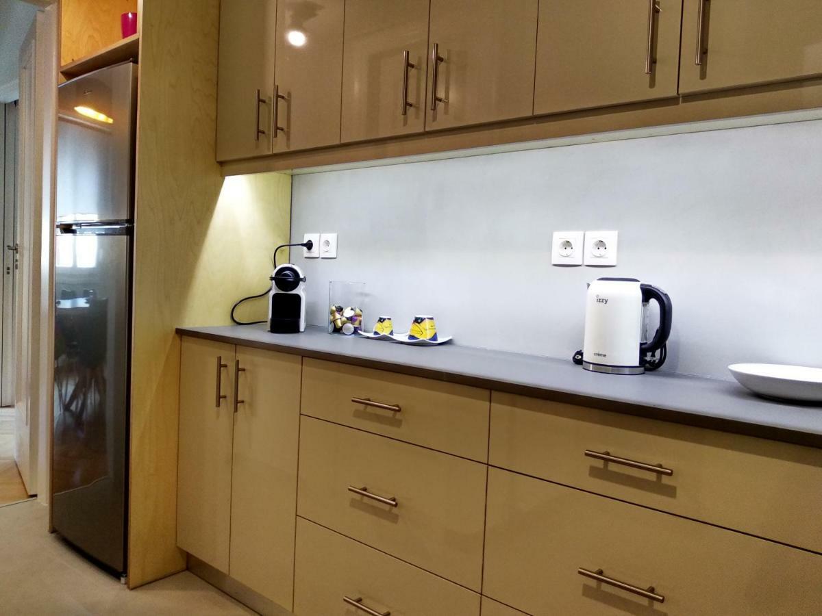 Darsiss 2 - Museum Apartment เอเธนส์ ภายนอก รูปภาพ