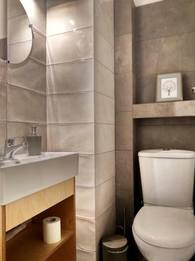 Darsiss 2 - Museum Apartment เอเธนส์ ภายนอก รูปภาพ