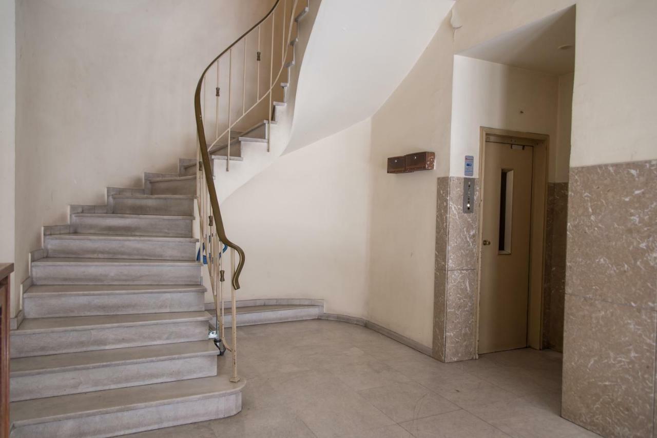 Darsiss 2 - Museum Apartment เอเธนส์ ภายนอก รูปภาพ